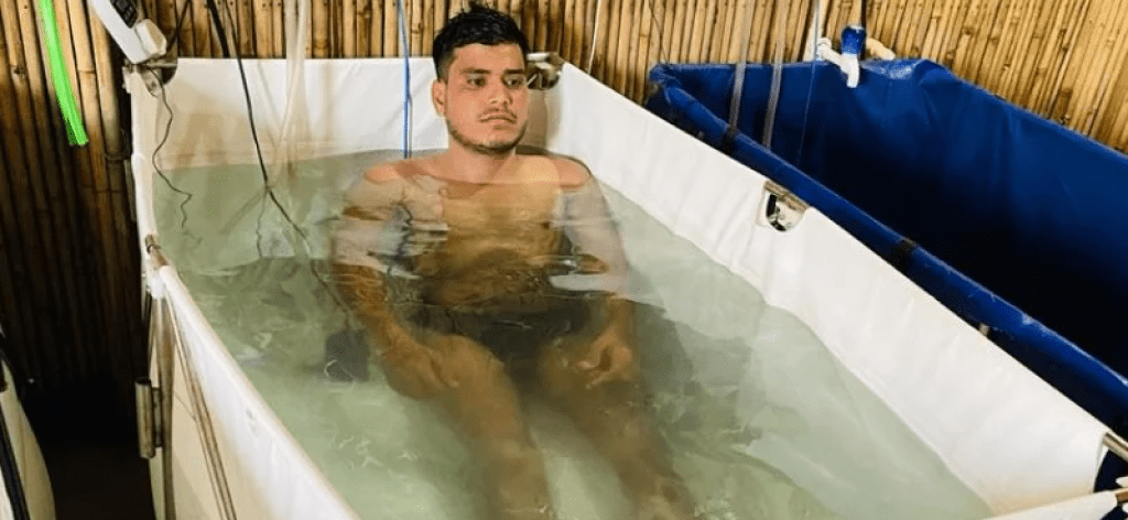 Relieve swelling with Lower Leg Immersion Therapy at ShuddhiHiims